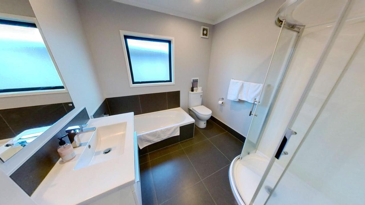 Atiamuri Full Holiday Home To Yourself, Up To 21 Guests מראה חיצוני תמונה